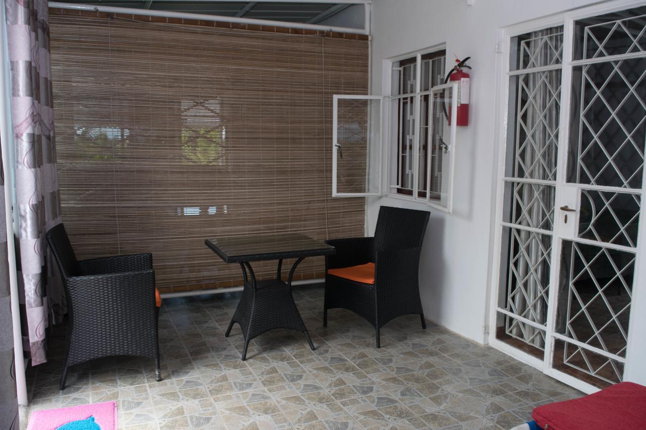 Chez Tino Bed & Breakfast Trou d'Eau Douce Luaran gambar